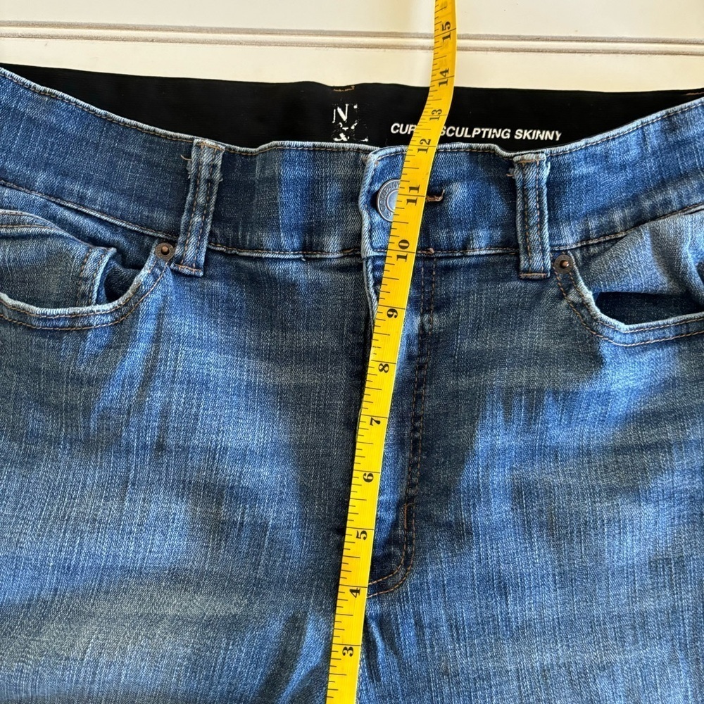 14 Tall NY&Co Curvy Sculpting Skinny Jeans - Picture 9 of 10
